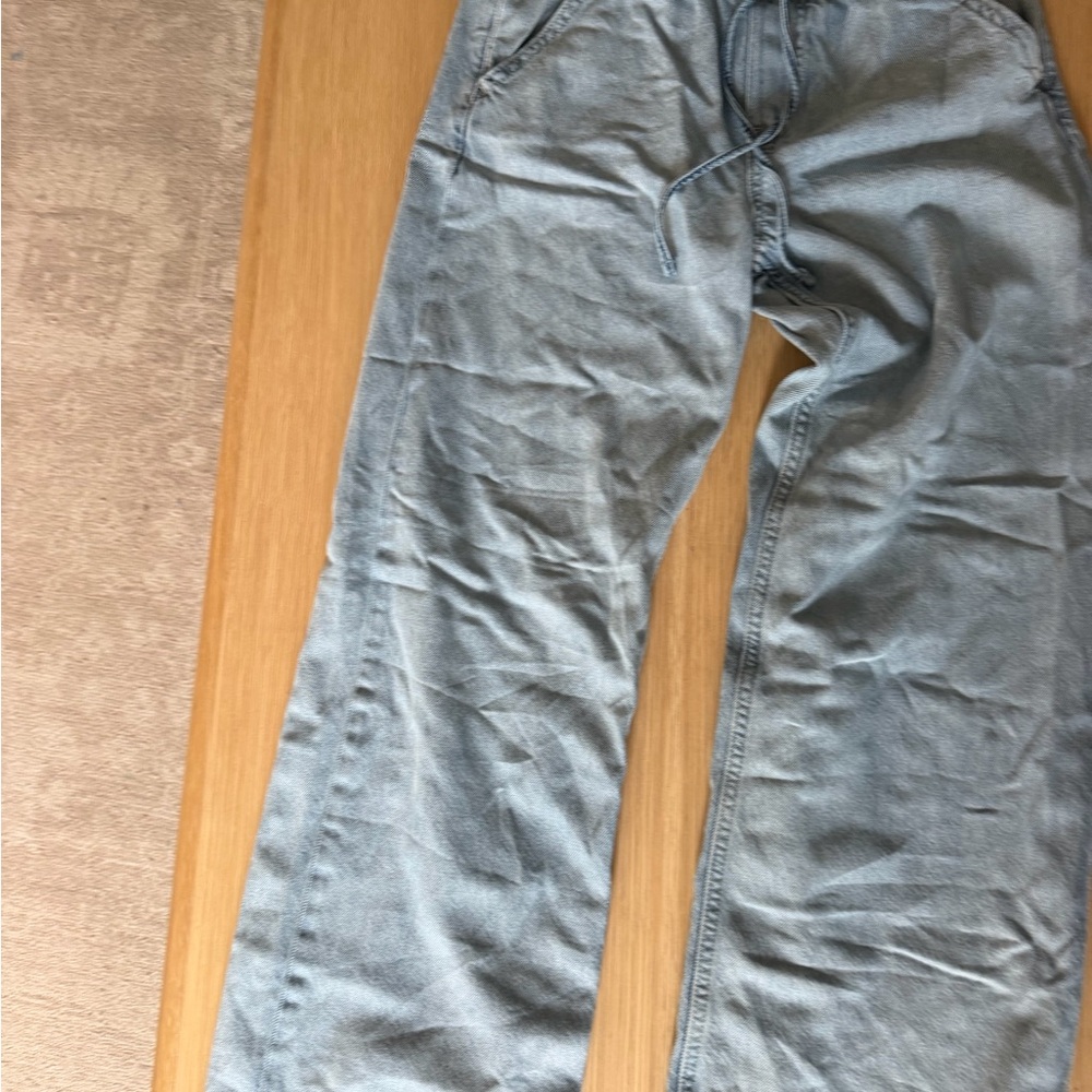 GAP Straight-Leg Jeans in Light Blue